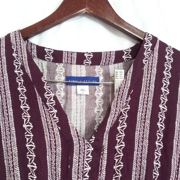 Patterned long sleeved dress - Picture 2 of 6